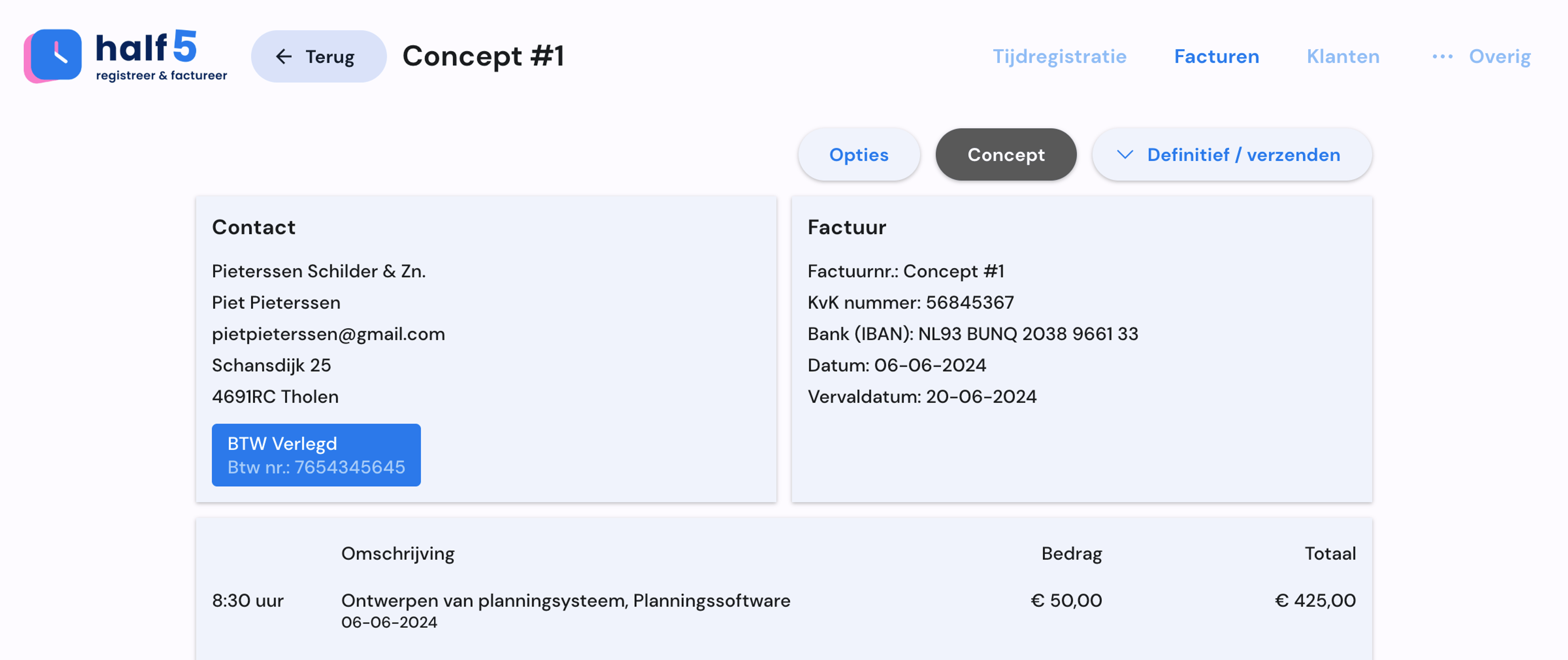 Overzicht van geregistreerde uren op desktop